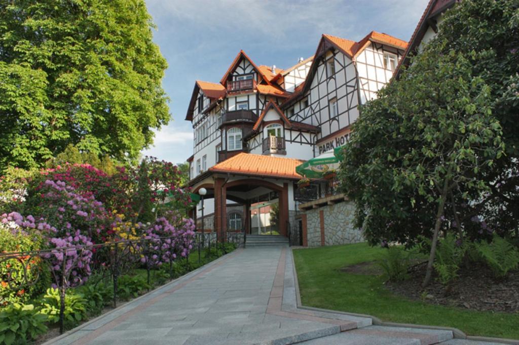 Park Hotel Kur & Spa Свєрадув-Здруй Екстер'єр фото